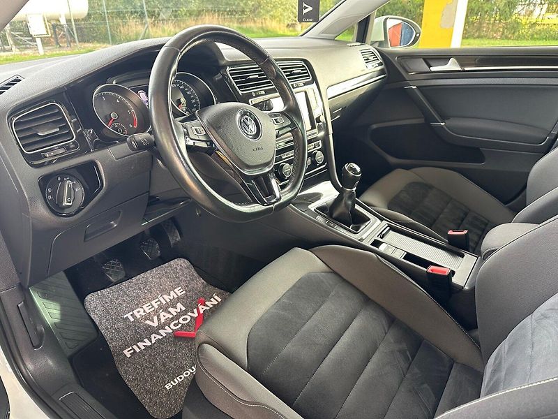 Volkswagen Golf (2017) 2.0TDi PO SERVISU,APP,PANORAMA - fotka 7 z 21