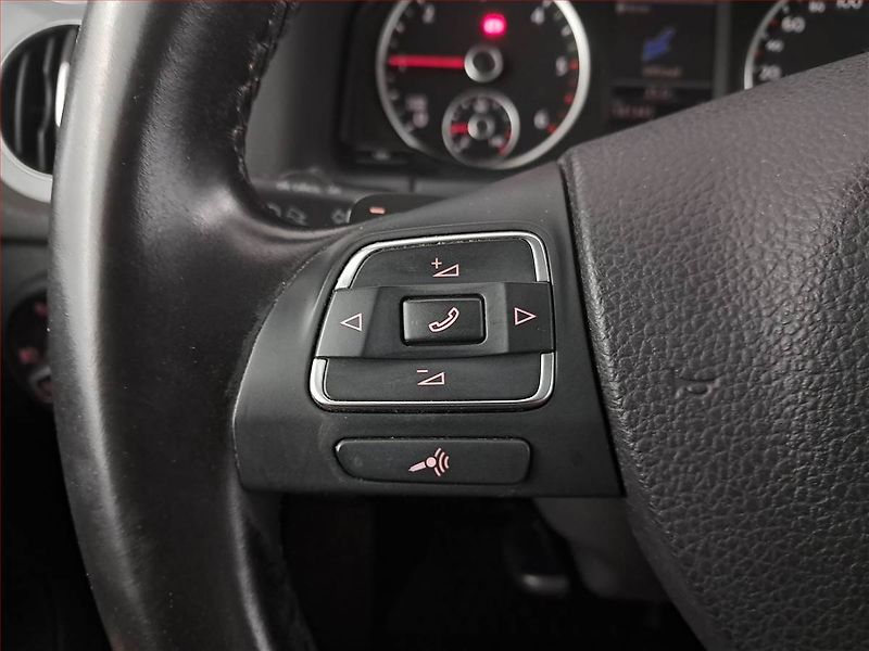 Volkswagen Tiguan (2011) Exclusive 2.0 TDI, 4X4 - fotka 21 z 23