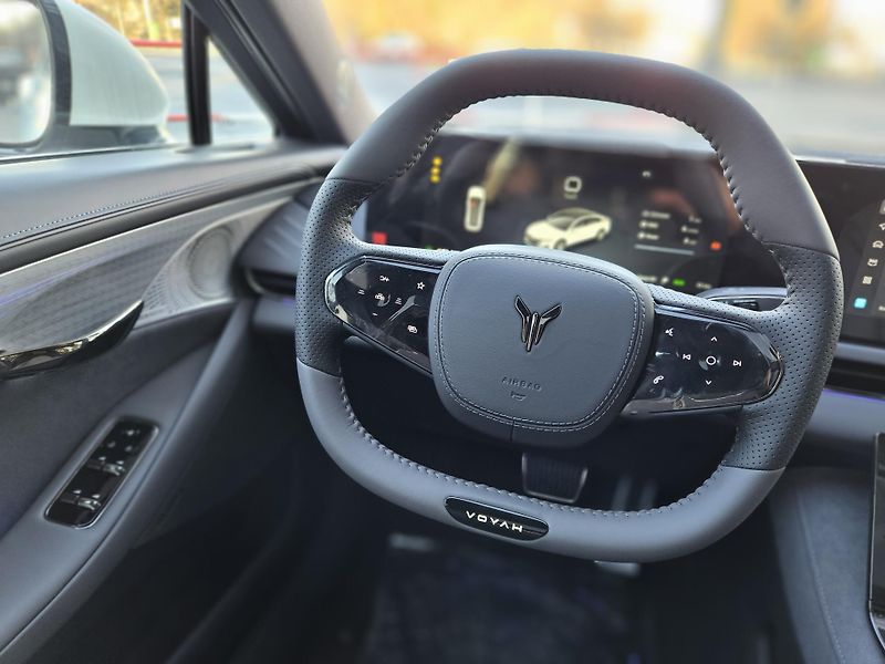 Dongfeng Voyah Passion PHEV (2024) VOYAH PASSION PHEV - fotka 17 z 24