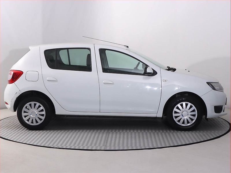 Dacia Sandero (2014) 1.2 16V, po STK, za super cenu - fotka 6 z 14