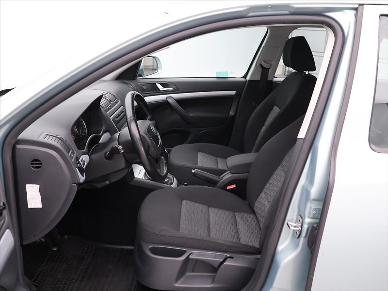 Škoda Octavia 1,4 TSI 90kW Ambiente CZ - fotka 11 z 26