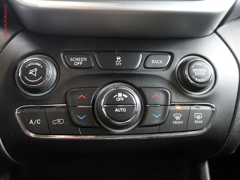 Jeep Cherokee (2014) 3.2 V6 4X4, Trailhawk, AT - fotka 21 z 23