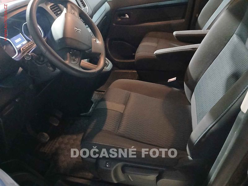 Peugeot Traveller (2018) 2.0HDi L2 8míst, ČR, navi - fotka 3 z 3