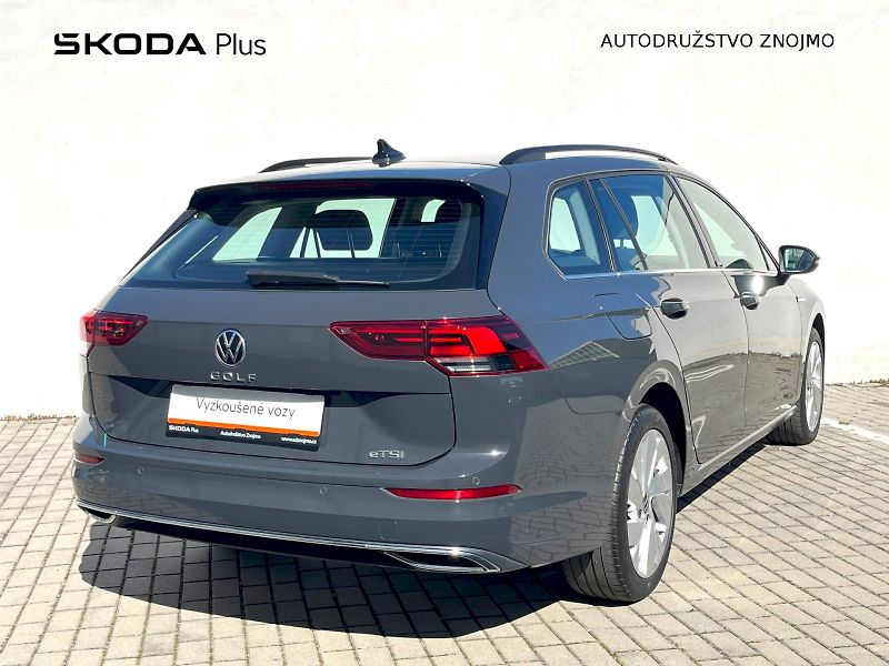 Volkswagen Golf (2022) VARIANT 1,5 eTSI 96KW DSG STYL - fotka 2 z 23