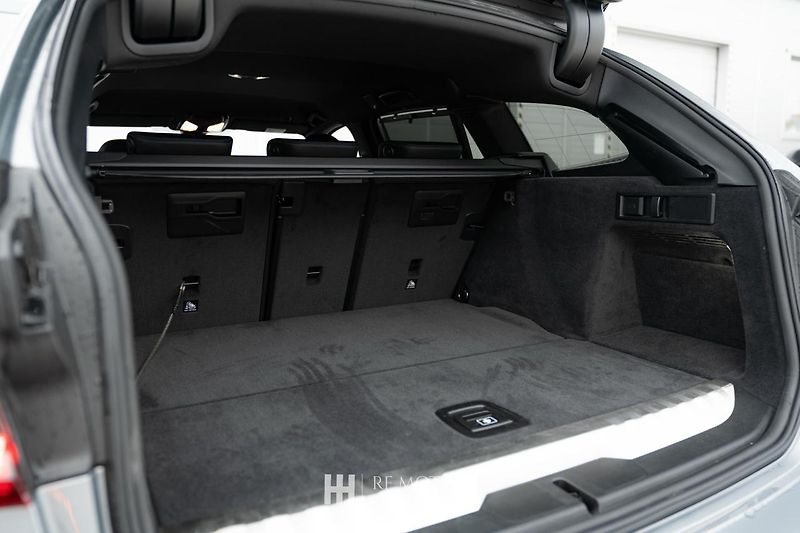 BMW Řada 3 (2025) 330e Touring 292 k, M paket - fotka 12 z 20
