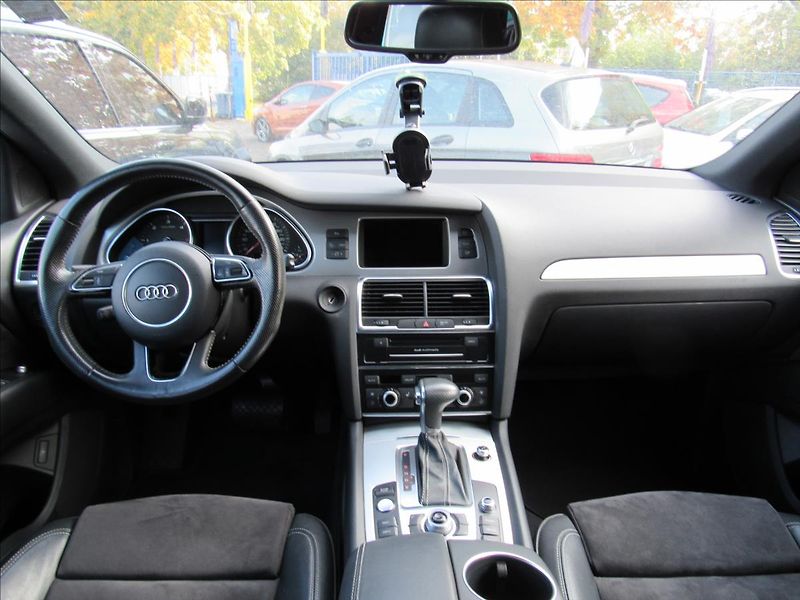 Audi Q7 3,0 TDi 180kW Quattro S-Line - fotka 11 z 35