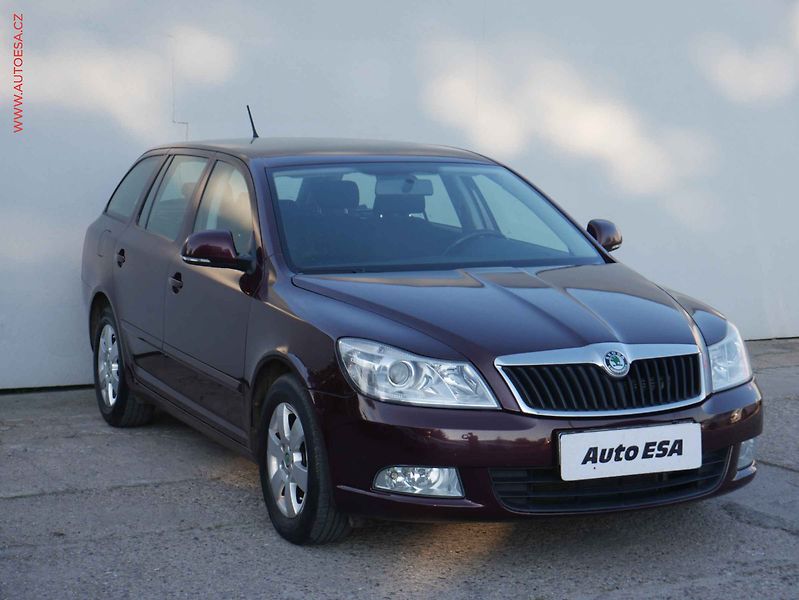 Škoda Octavia (2011) 2.0TDi, ČR, Elegance - fotografie inzerátu
