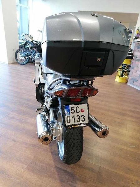 Yamaha FJR 1300 A (2004) - fotka 4 z 20