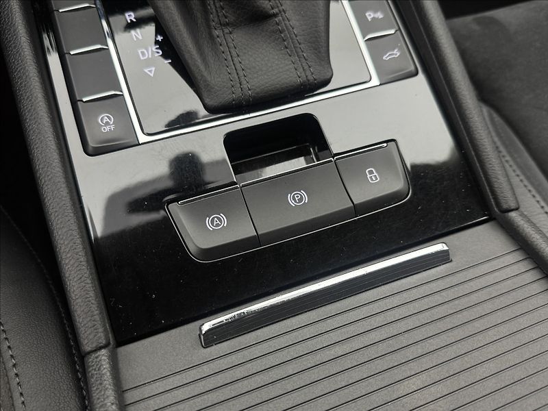 Škoda Superb 2,0 DSG STYLE+ CANTON DPH ČR - fotka 27 z 38