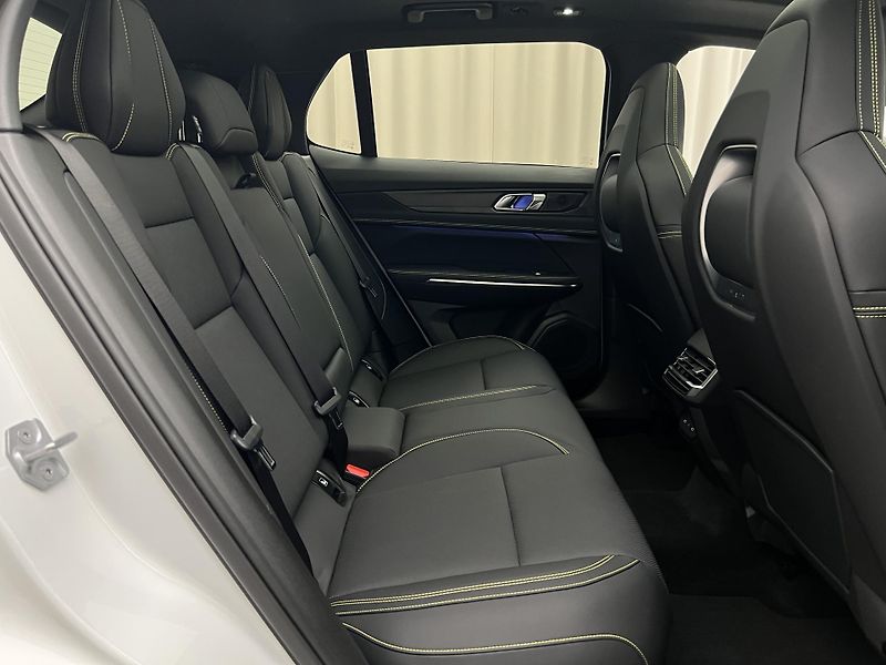 Lynk & Co 01 MORE PHEV AUT CZ 1.maj - fotka 21 z 54