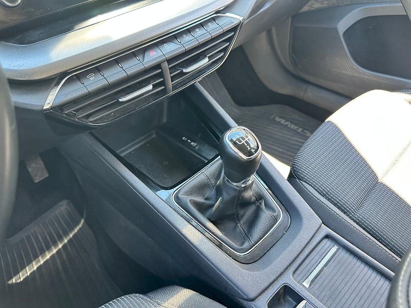 Škoda Octavia (2022) 2.0 TDI 85kW Ambition Combi - fotka 17 z 22