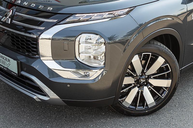 Mitsubishi Outlander (2025) 2,4 PHEV 4WD  Instyle - fotka 4 z 8