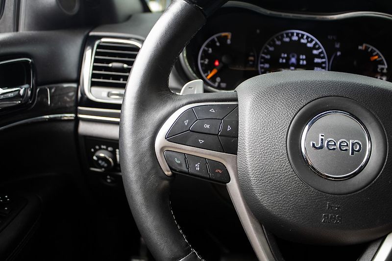 Jeep Grand Cherokee - fotka 14 z 23
