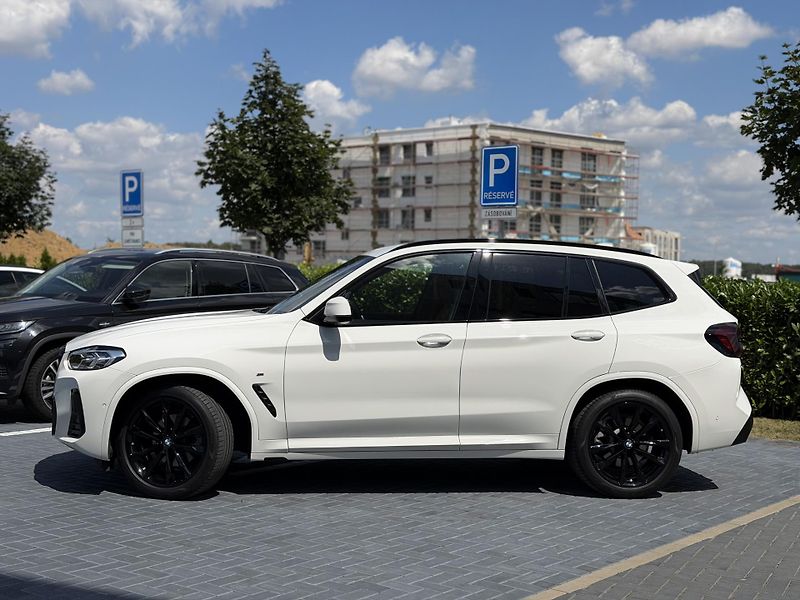 BMW X3 (2022) 20d xDrive / M sport / DPH - fotka 2 z 23