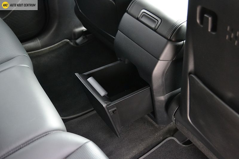 Hyundai Santa Fe 1.6T-GDI HEV 4WD CALLIGRAPHY 7 - fotka 29 z 95