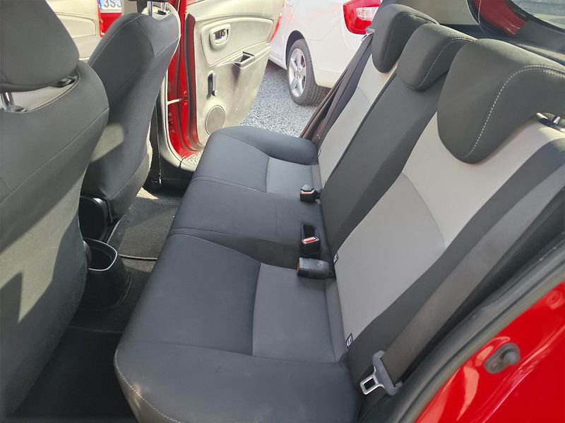 Toyota Yaris 1.5 VVTI kamera TZ - fotka 9 z 18