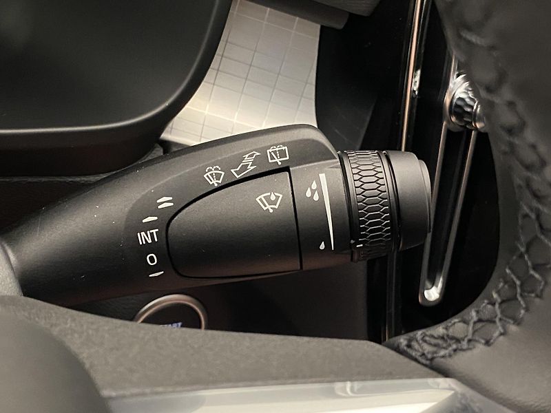 Volvo XC40 (2026) B3 AUT DARK PLUS - fotka 30 z 60