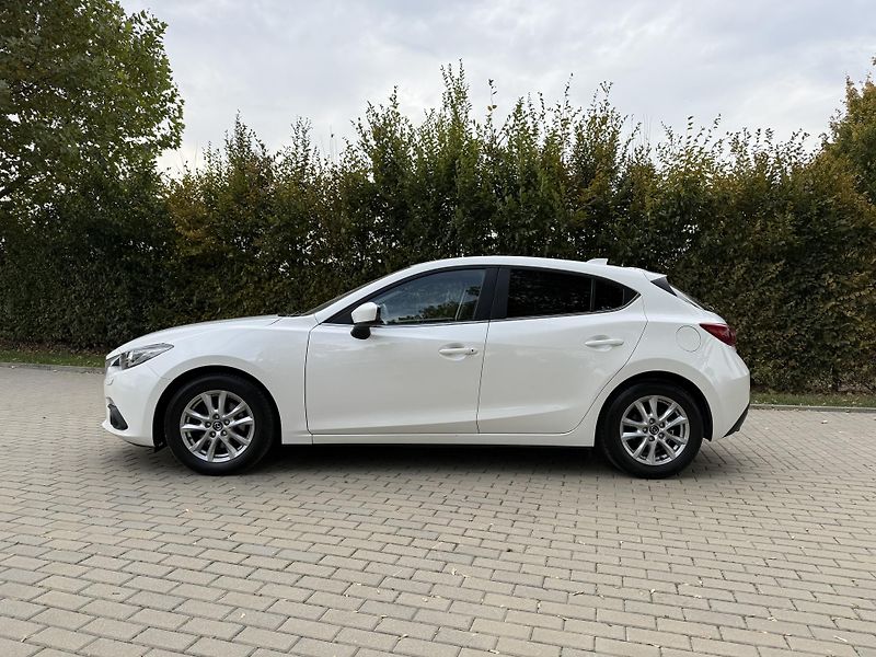 Mazda 3 2.0 Center-Line - fotka 5 z 34