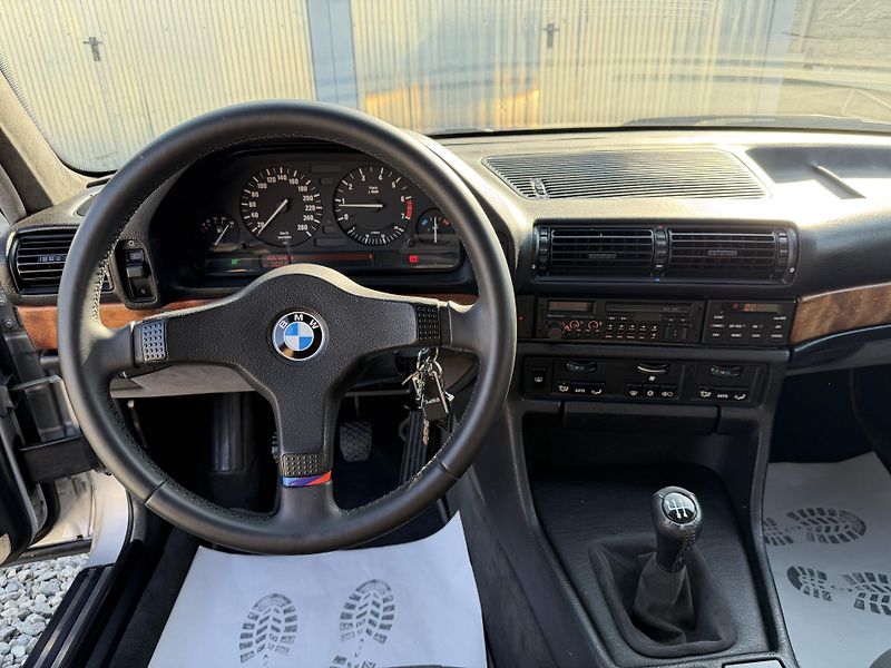 BMW Řada 7 730i 190PS SHADOWLINE EXTRA!!! - fotka 142 z 156