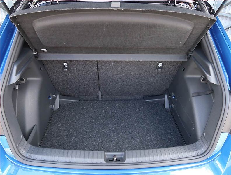 Škoda Fabia (2025) 1.0 TSI, MONTE CARLO, AUTOMAT - fotka 14 z 16
