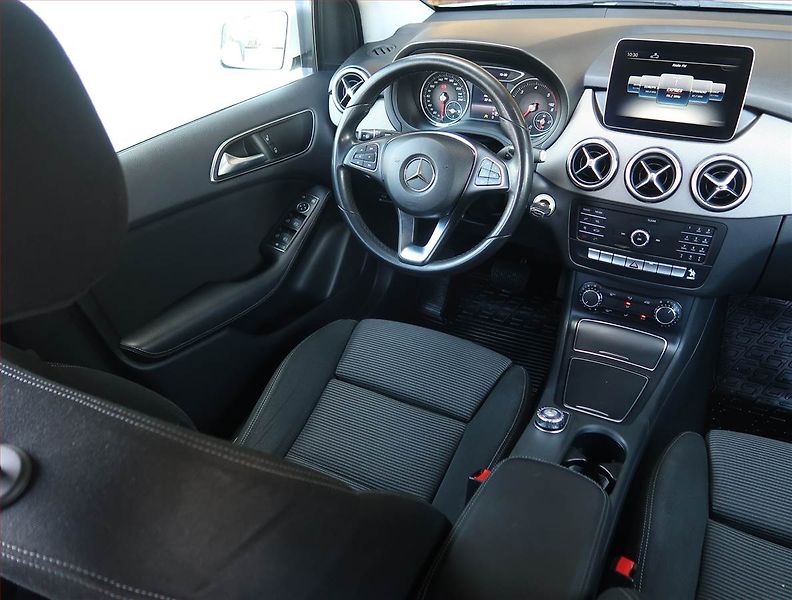 Mercedes-Benz Třídy B (2017) B 180 CDI, Automat, Tempomat - fotka 7 z 20