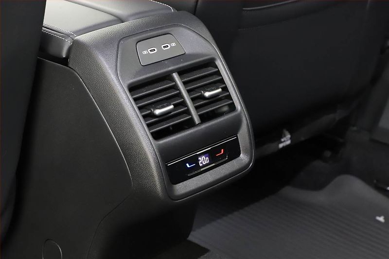 Volkswagen Passat (2025) 2.0 TDI - fotka 31 z 31