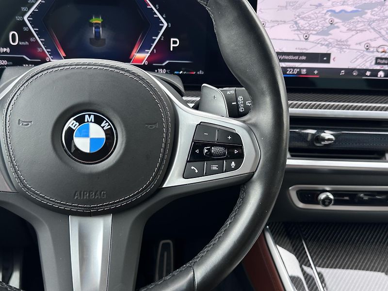 BMW X5 xDrive 30d M-Sport - fotka 13 z 31