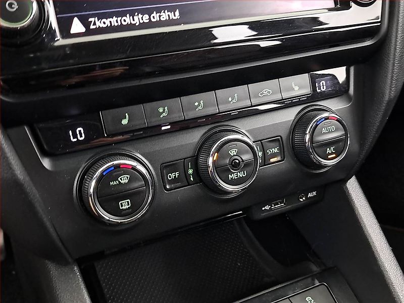 Škoda Octavia (2016) RS 230 2.0 TSI, Navi - fotka 17 z 21