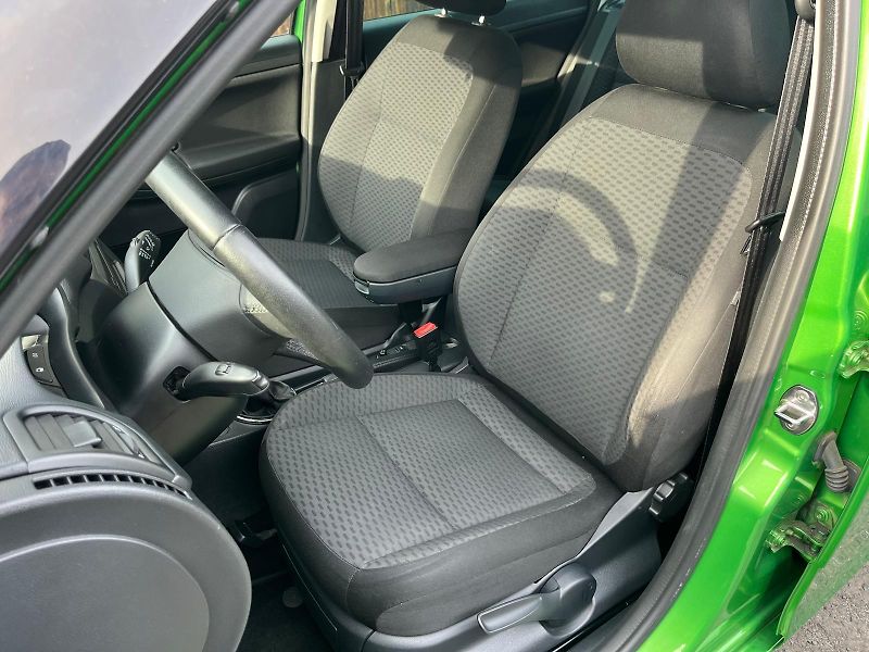 Škoda Fabia 1,2 TSi Fresh / 1.maj./ servis - fotka 9 z 17