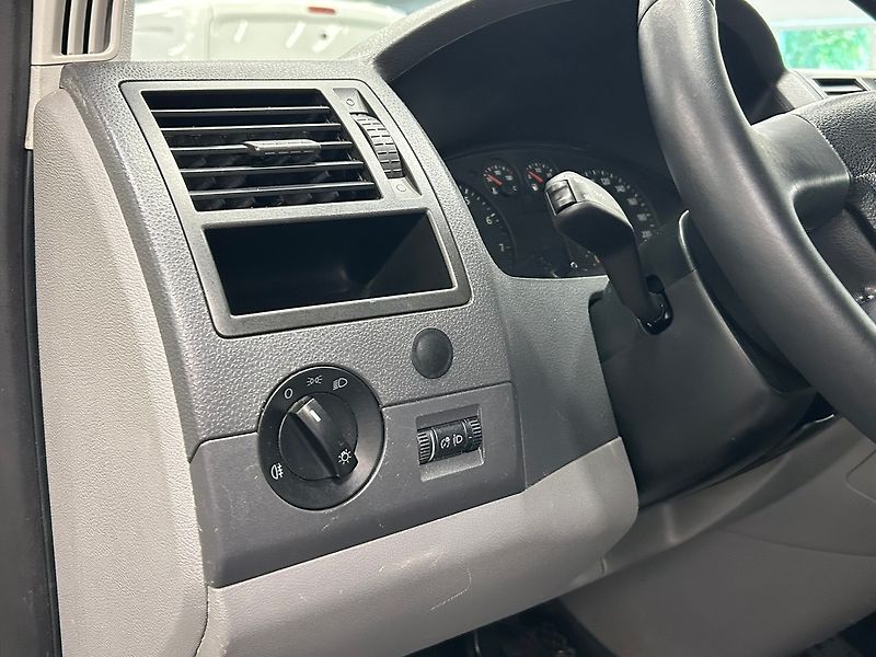 Volkswagen Transporter (2008) T5 Doka MAN 2008 - fotka 16 z 55