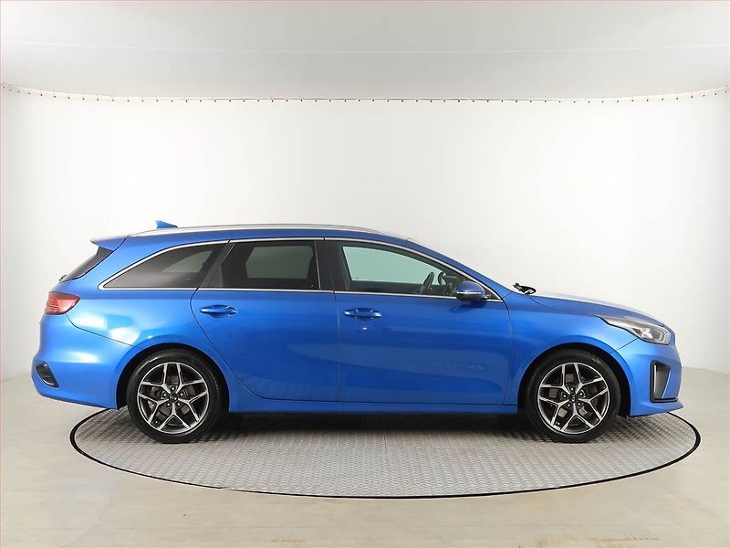 Kia Ceed (2019) GT Line 1.4 T-GDI, Automat - fotka 6 z 19