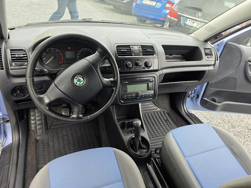 Škoda Roomster 1.2 HTP TZ - fotka 19 z 24