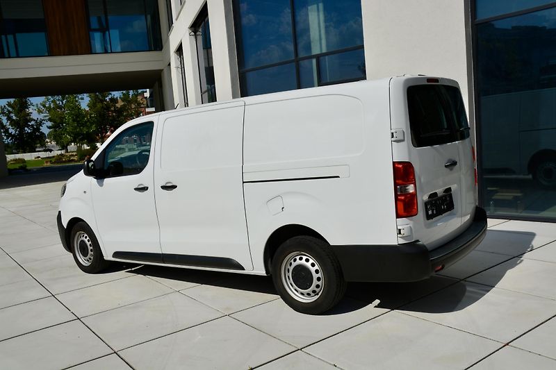 Opel Vivaro COMFORT L3H1 2.8T 1 MAJITEL  - fotka 9 z 36