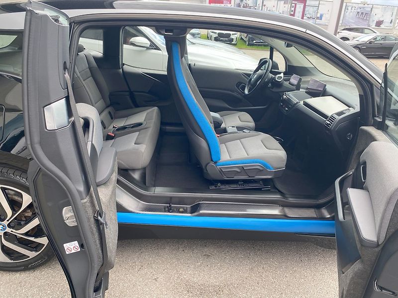 BMW i3 120Ah Comfort Navi Reku - fotka 19 z 24