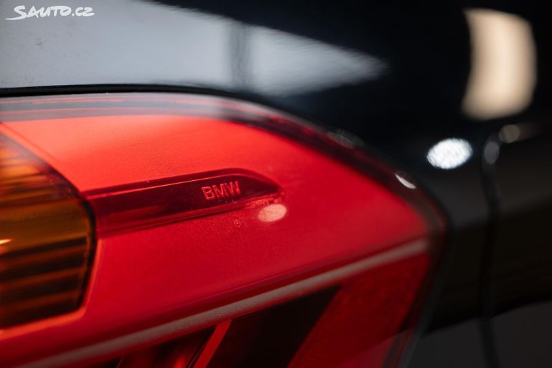 BMW Řada 2 216d Active Tourer - fotka 26 z 32