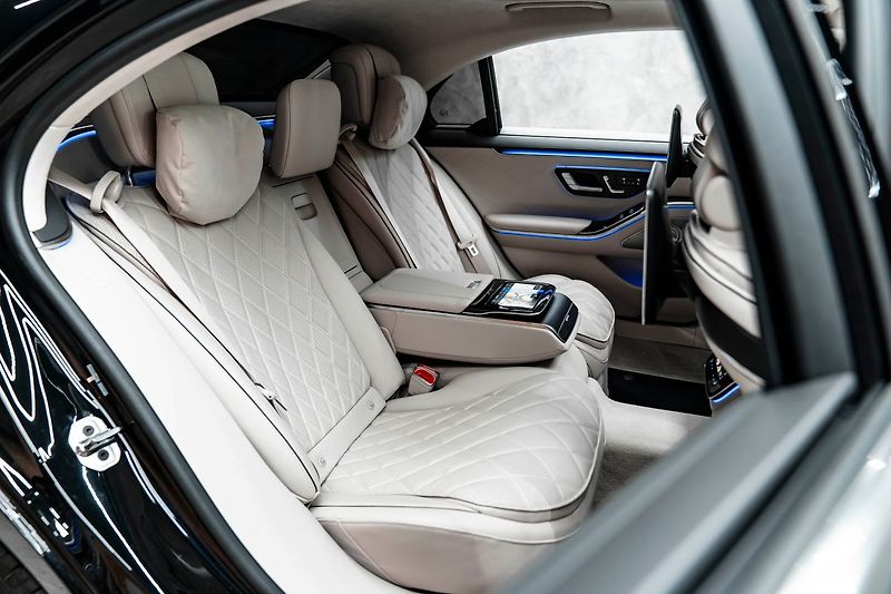 Mercedes-Benz Třídy S d 4MATIC - fotka 21 z 27