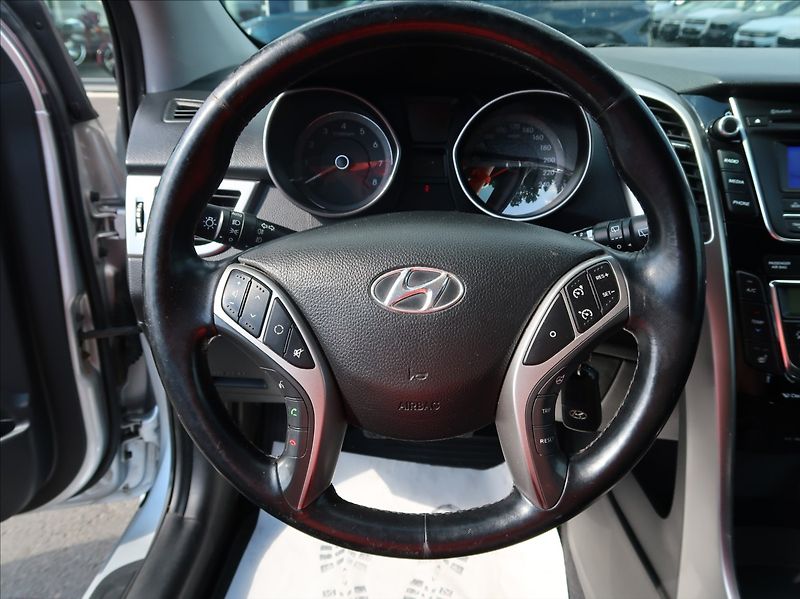 Hyundai i30 1,6 GDi,99kW,NovéČR,Aut.klima - fotka 15 z 23