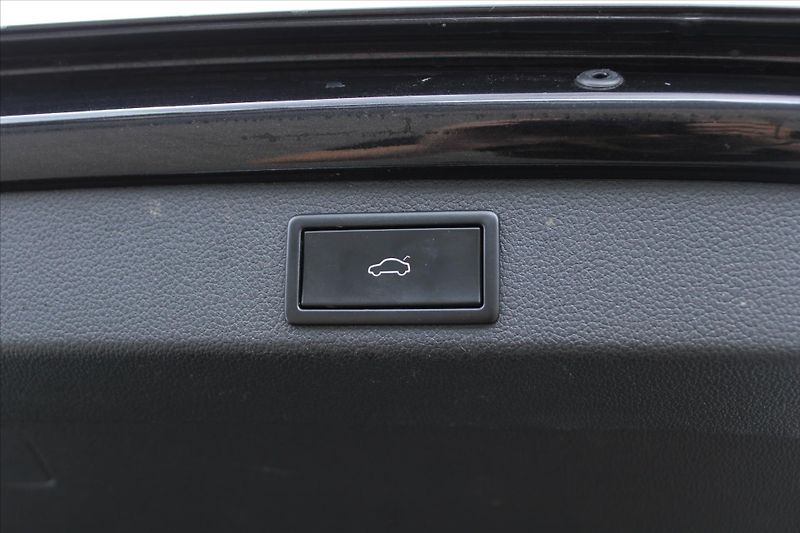 Škoda Superb 2.0 TDI 140kW L&K 4X4 TAŽNÉ - fotka 30 z 31