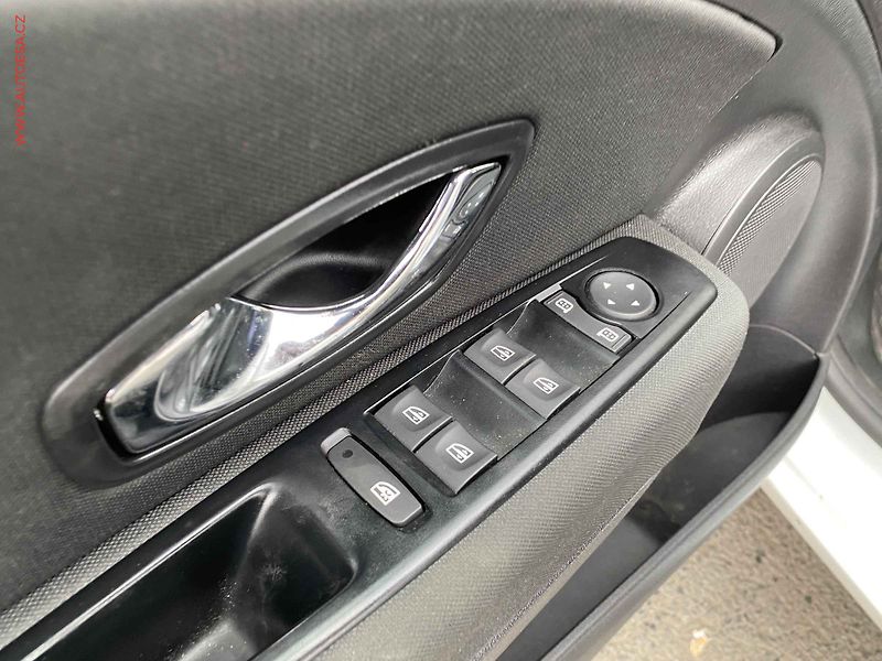 Renault Mégane (2016) 1.5 dCi, ČR, AC, tempo, park - fotka 13 z 16