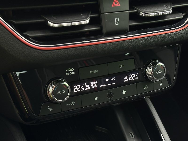 Škoda Scala 1.0TSi 116PS Monte Carlo Matri - fotka 27 z 46
