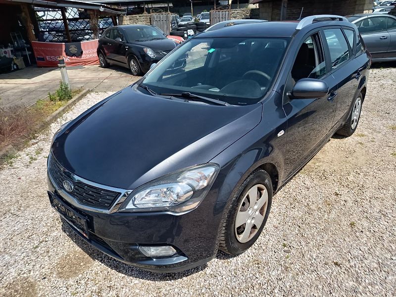 Kia Ceed (2010) 1.4SW - fotka 11 z 37