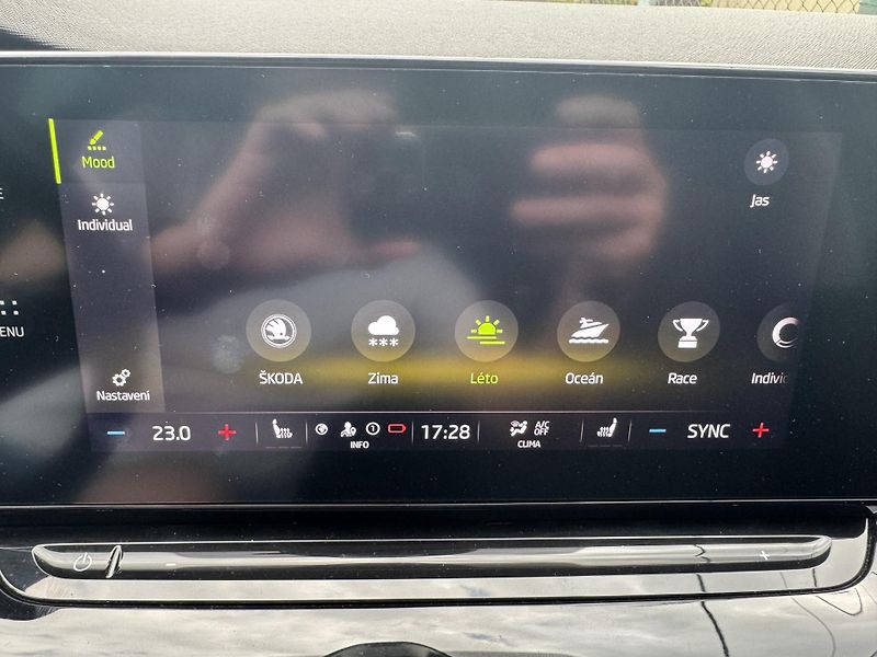 Škoda Octavia (2021) 2.0TDI 110kW DSG STYLE+ LED ČR - fotka 25 z 31