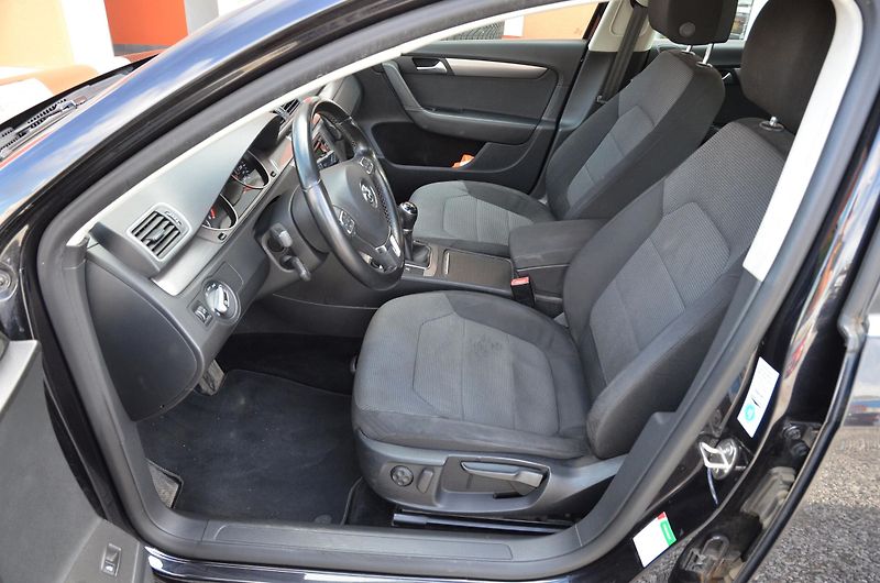 Volkswagen Passat (2014) 2.0 TDi 103kW Bi-XENON / TAŽNÉ - fotka 20 z 39