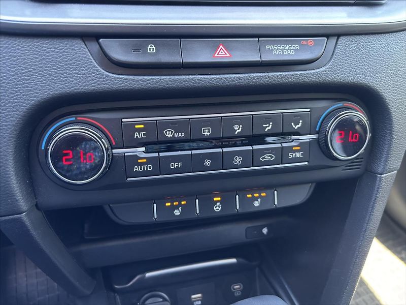 Kia Ceed 1,5 TGDi 118kW AT TOP KAMERA - fotka 26 z 43
