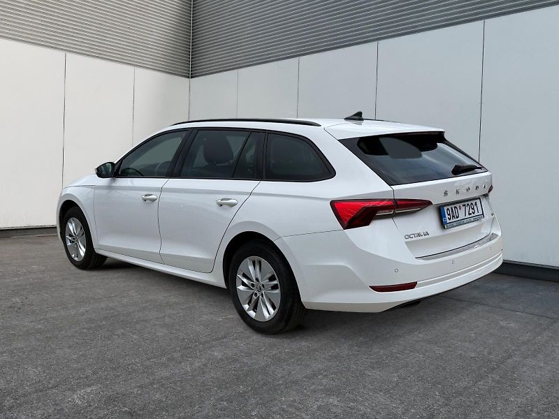 Škoda Octavia (2022) AMBITION 2.0TDI 110kW DSG 4x4  - fotka 4 z 11