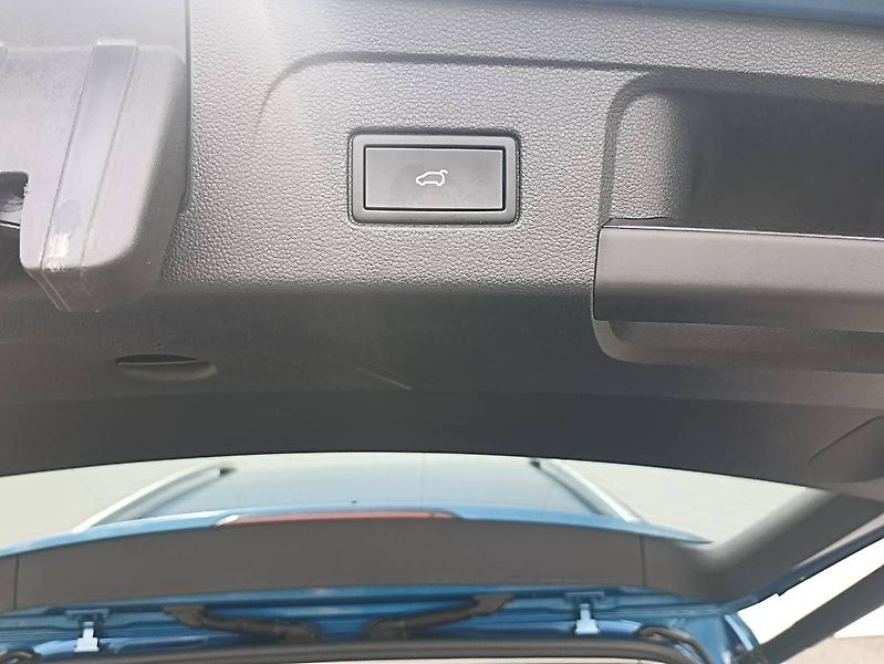 Volkswagen Touran (2022) 1.5TSI Highline Webasto Matrix - fotka 30 z 35