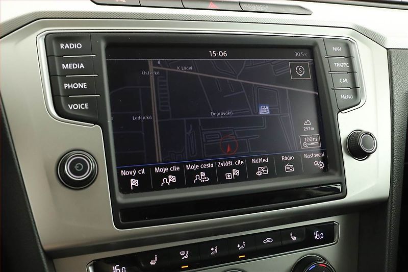 Volkswagen Passat (2015) 2.0 TDI, Navi, Tempomat - fotka 17 z 20
