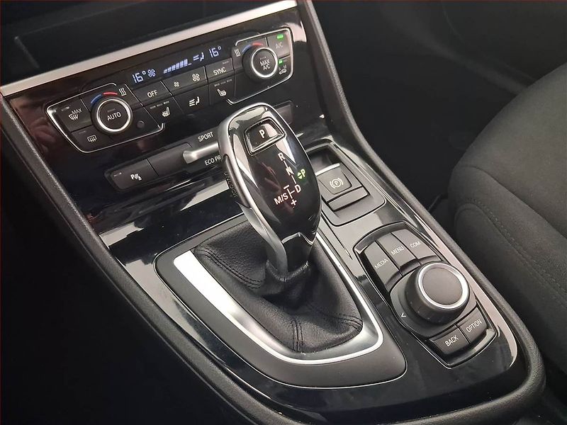 BMW Řada 2 (2018) 218i Gran Tourer, Automat - fotka 13 z 22
