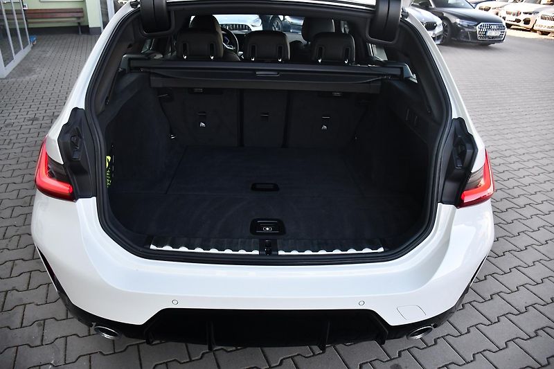 BMW Řada 3 320d xDrive M-SPORT ČR 1.M - fotka 44 z 51
