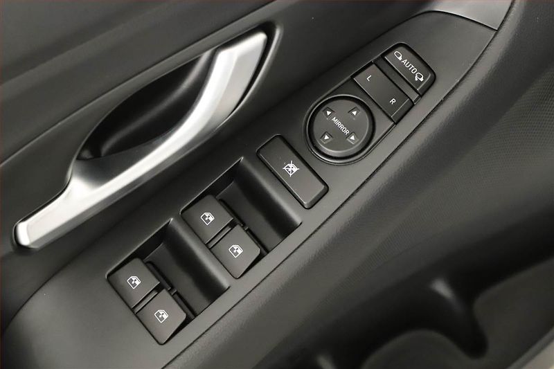 Hyundai i30 (2023) Style 1.5 T-GDI MHEV, ČR,1.maj - fotka 16 z 16